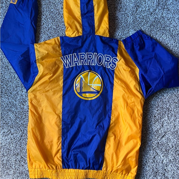 Size large golden state warriors anorak from forever 21! - Picture 2 of 2